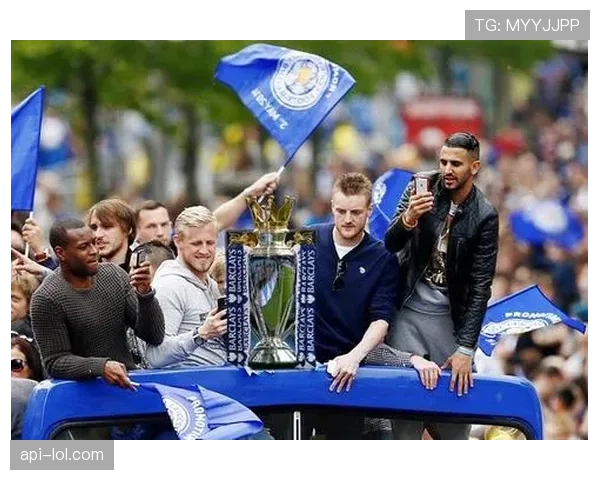 历史回顾:十年前的今天,莱斯特城提前两轮锁定英超冠军 历史回顾:十年前的今天,莱斯特城提前两轮锁定英超冠军